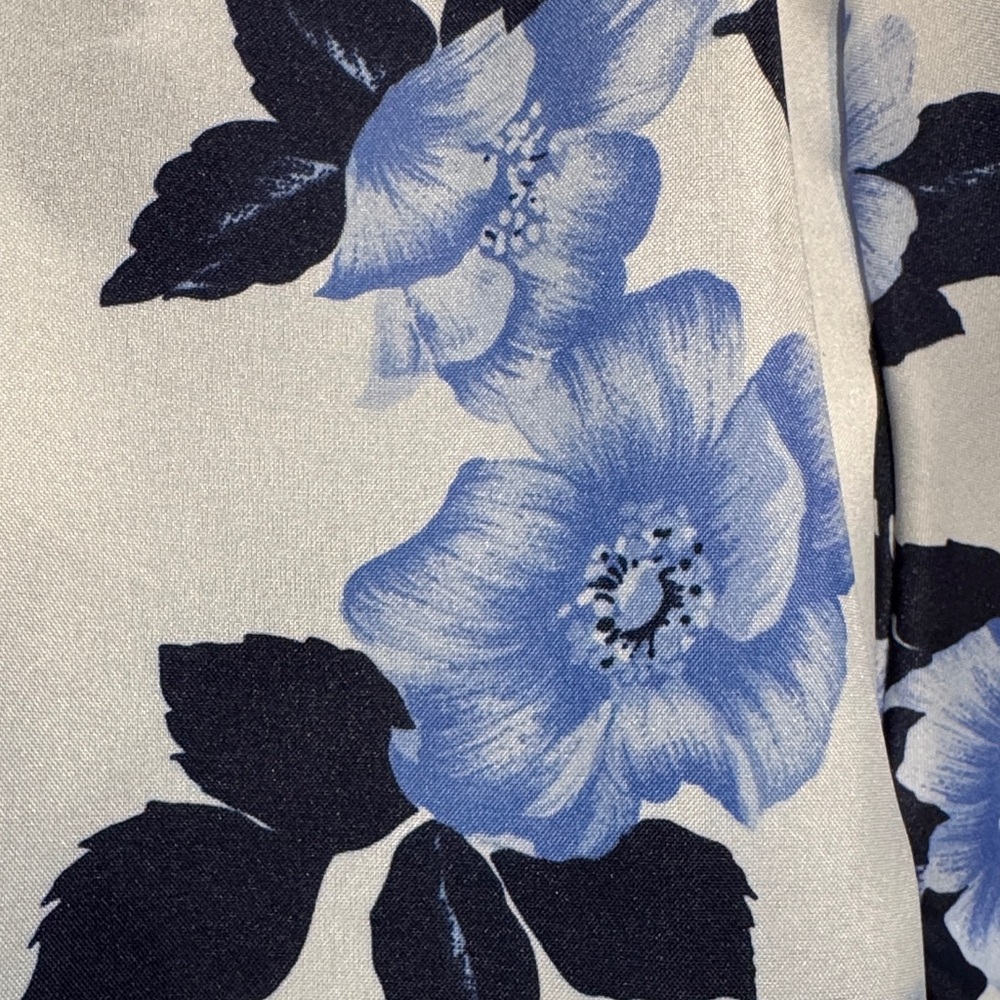 Vintage Blue Floral Top - Picture 6 of 8